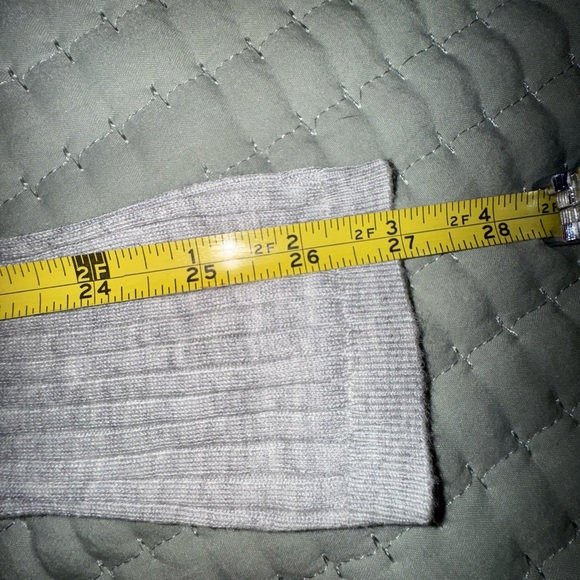 Vince Ribbed Turtleneck Long Sleeve Top – Heather Gray. Size Medium - Picture 9 of 14